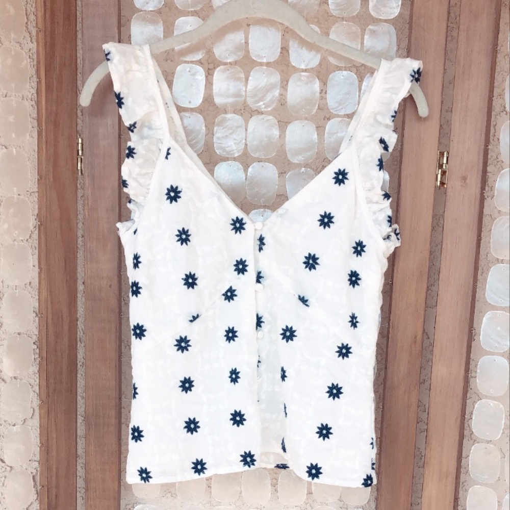 RUFFLED TANK W/ EMBROIDERED FLOWERS 🌺